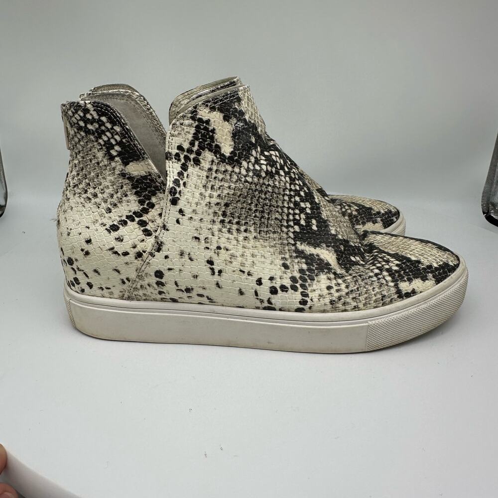Steve‎ Madden Womens Claud Black And White Snake Print Ankle Bootie Size 8